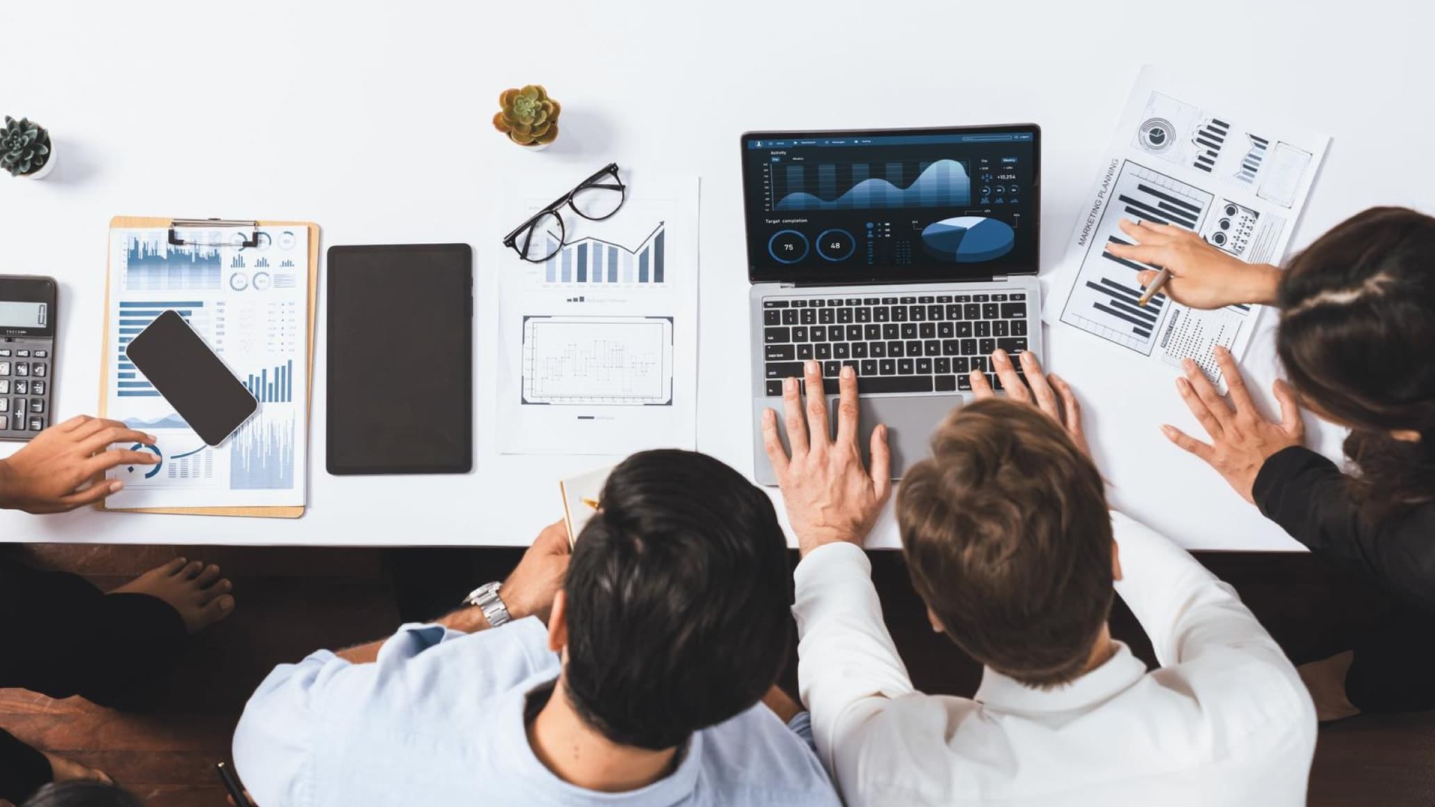 Technical project review for Movaci customer case studies